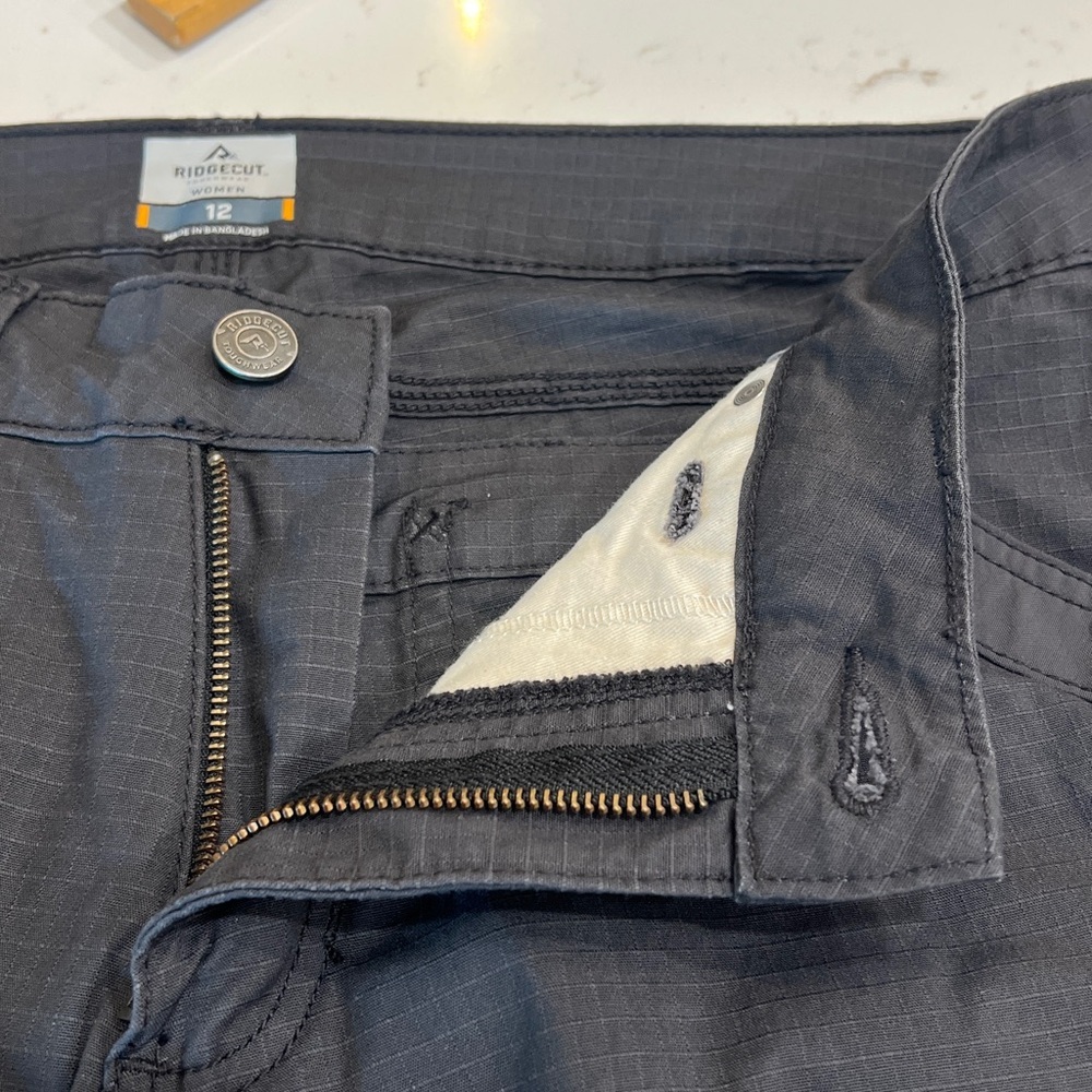 Ridgecut Dark Gray Utility Cargo Pants Stretch NWOT Size 12 - Picture 4 of 12